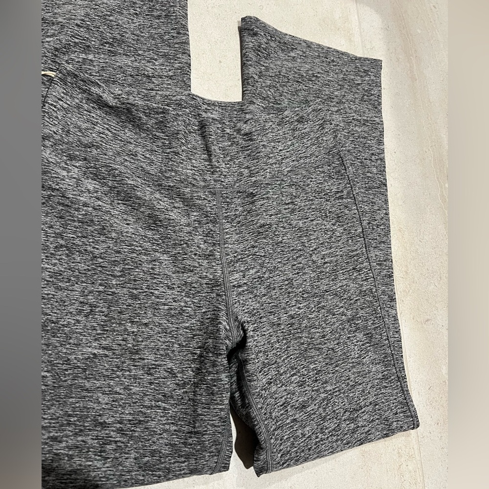 Vuori mid rise legging - Picture 10 of 13